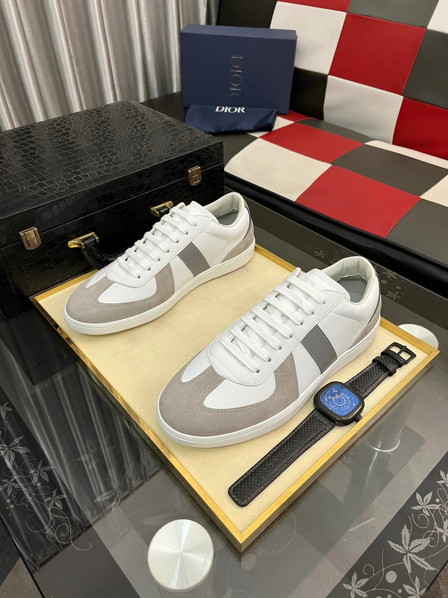 Men's shoes 💰380⌚️⌚️ 【Dior*DIAO】original quality.~ Unique modern style sneakers. 🏃A must-have casual shoe for trendy men😍😍 Original brand imported from Italy, imported original leather, sheep lining (refuses to discolor and grind feet) Sole: Original sole provided by the original factory, French lazy style design ⚠️Fit to the feet, original quality, super comfortable original sole. Code number: 38-448️⃣Colors available